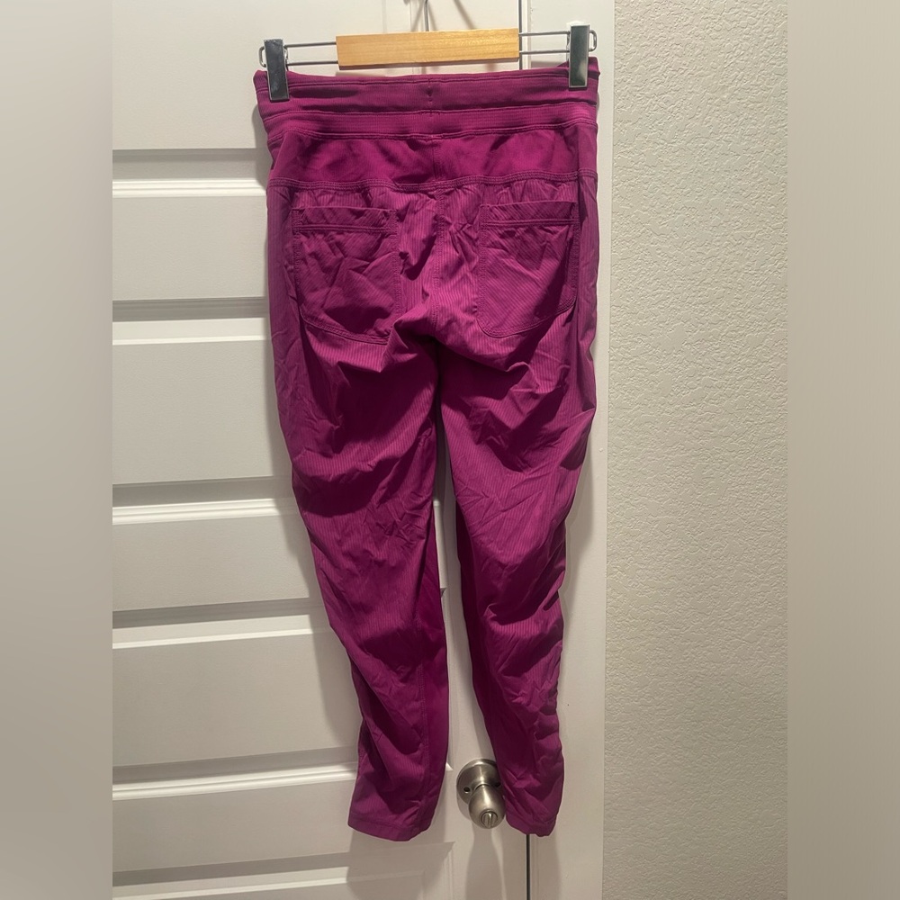Lululemon street to studio unlined pant US 4 - Picture 3 of 8
